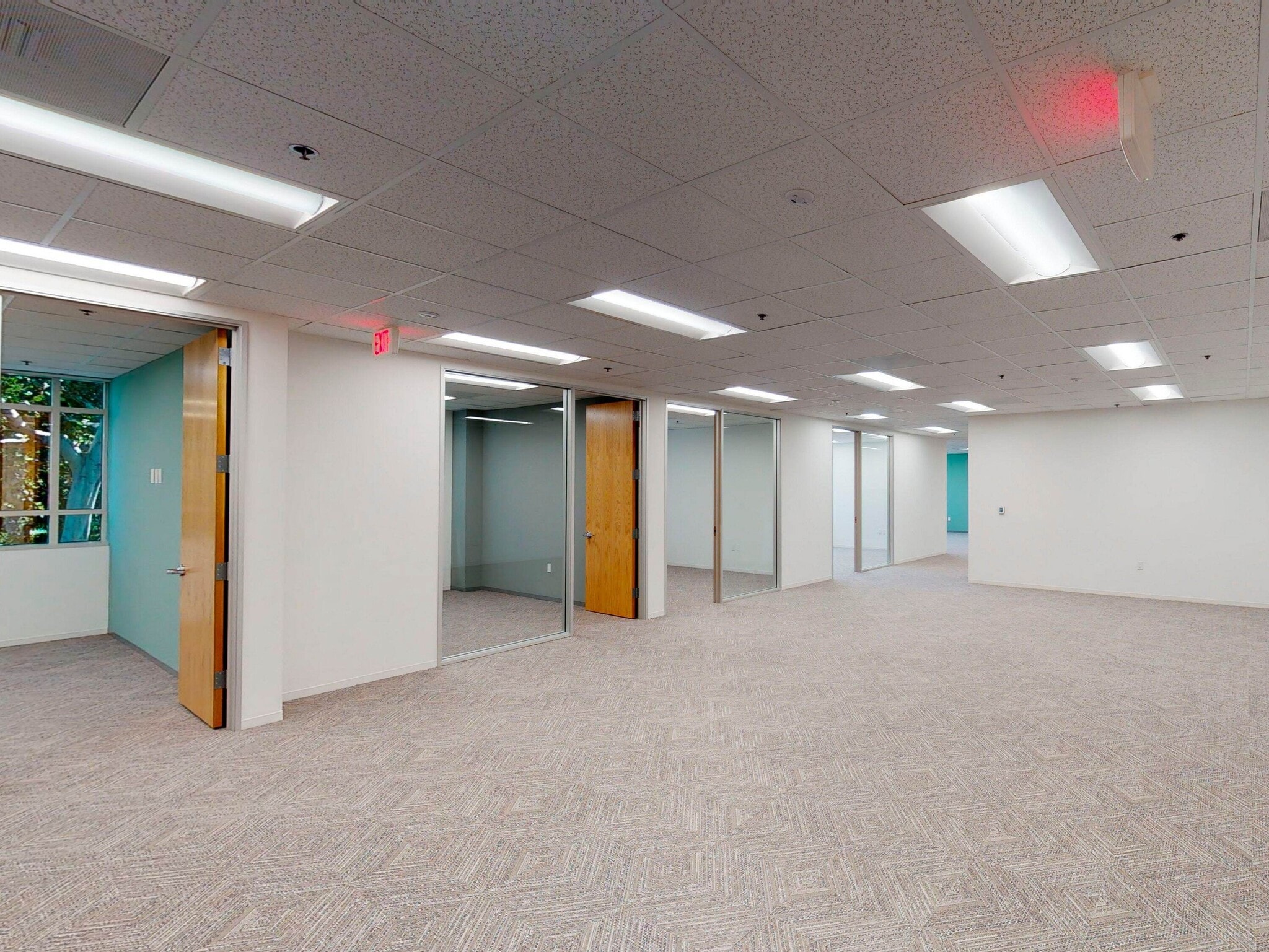 1 Technology Dr, Irvine, CA à louer Photo intérieure- Image 1 de 9