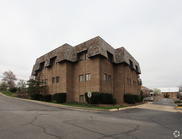 9440 Marlboro Pike, Upper Marlboro, MD à louer - Photo du bâtiment - Image 2 de 2