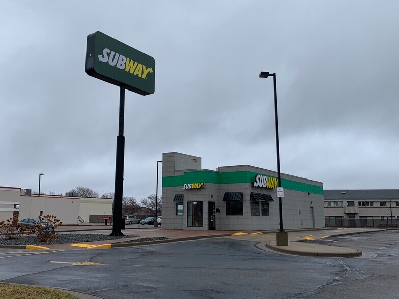 2831 Hendrickson Dr, Eau Claire, WI à vendre - Photo du bâtiment - Image 2 de 7