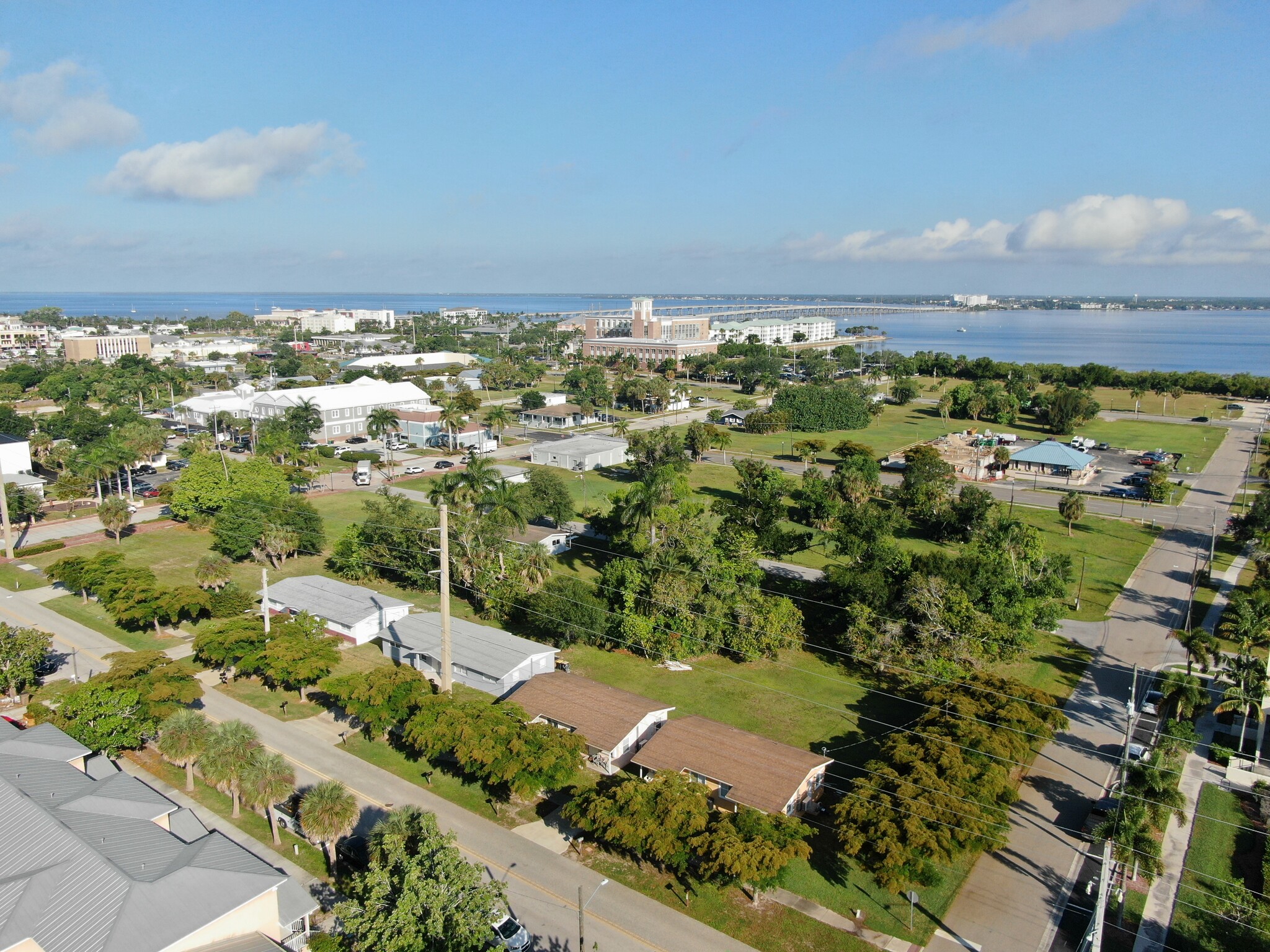 418 E Virginia Ave, Punta Gorda, FL à vendre Photo du bâtiment- Image 1 de 7