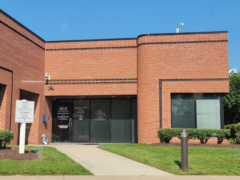 55 W Watkins Mill Rd, Gaithersburg, MD à louer - Photo du bâtiment - Image 2 de 6