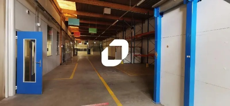 Retail in Colombes for lease - Interior Photo - Image 1 of 8