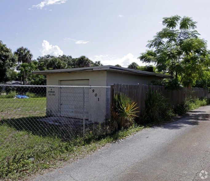 3901 Hopkins Ave, Titusville, FL for sale - Building Photo - Image 2 of 5