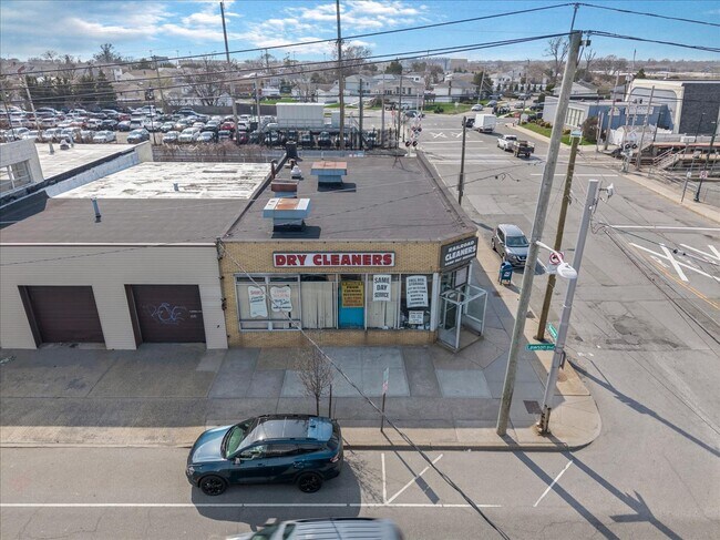 More details for 3180 Lawson Blvd, Oceanside, NY - Retail for Sale