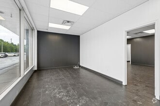 5333 Boul Laurier, Terrebonne, QC for lease Interior Photo- Image 1 of 7