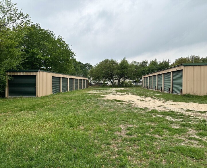 188 Canyon Bnd, Canyon Lake, TX à vendre - Photo du bâtiment - Image 3 de 10