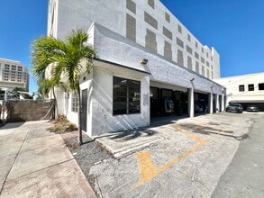 241 Almeria Ave, Coral Gables, FL for lease Interior Photo- Image 1 of 4
