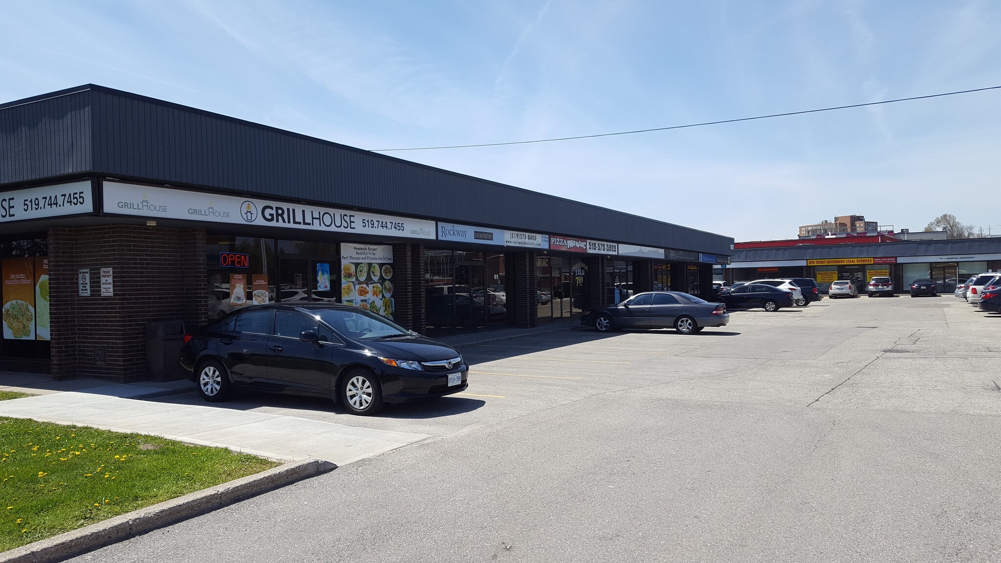 825 Weber St E, Kitchener, ON à vendre Photo du bâtiment- Image 1 de 1