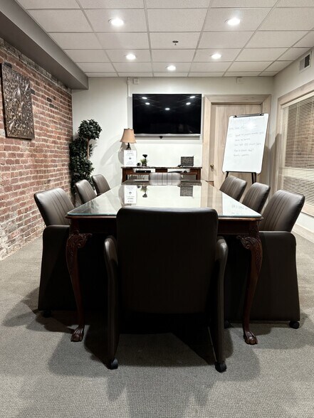 101 N 7th St, Louisville, KY à louer - Photo du bâtiment - Image 3 de 8