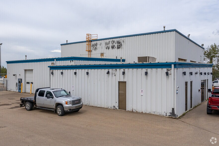 2002 5th St, Nisku, AB à vendre - Photo du bâtiment - Image 2 de 3