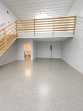 15 King St, Auburn, NH for lease Interior Photo- Image 1 of 5