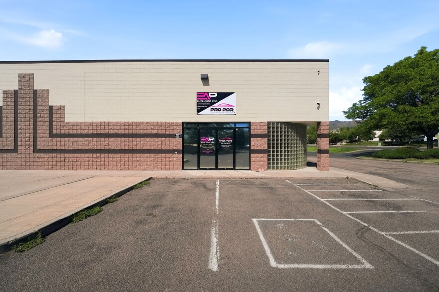 949 Elkton Dr, Colorado Springs, CO for lease - Building Photo - Image 3 of 44