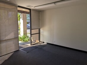 1537 E McFadden Ave, Santa Ana, CA à louer Photo intérieure- Image 1 de 12