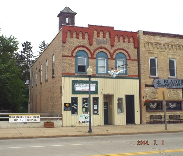 401 W Main St, Wautoma, WI à vendre - Photo principale - Image 1 de 1