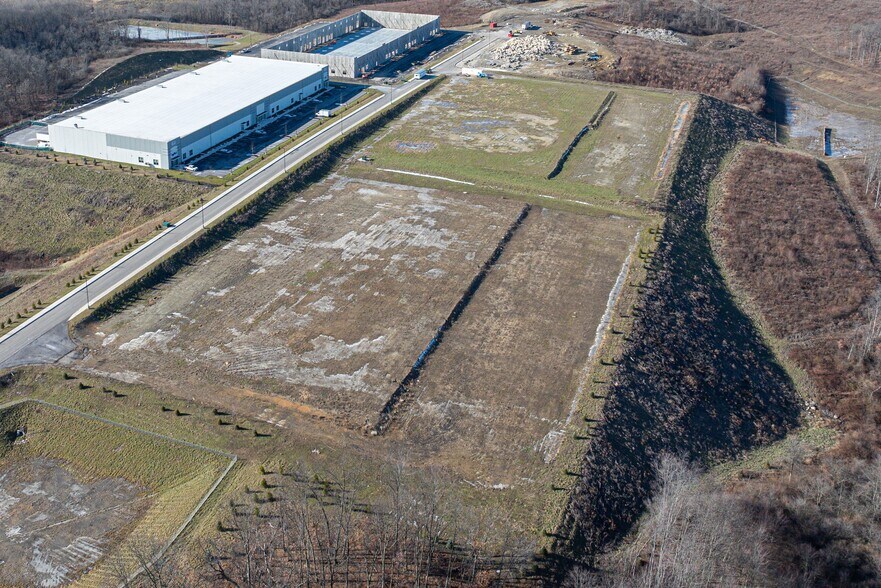 1300 International Dr, Noblestown, PA à louer - Photo du bâtiment - Image 2 de 2