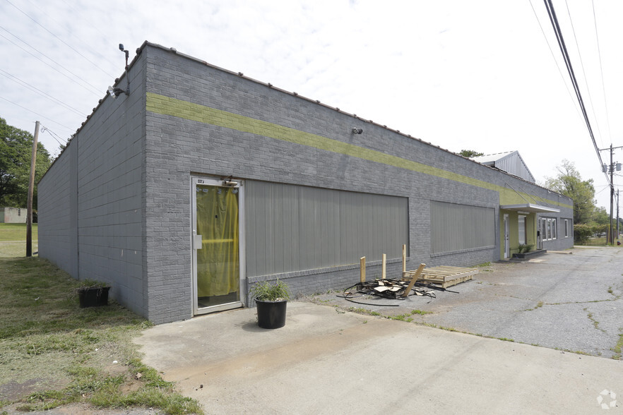 461-465 W Centennial St, Spartanburg, SC for lease - Primary Photo - Image 1 of 7