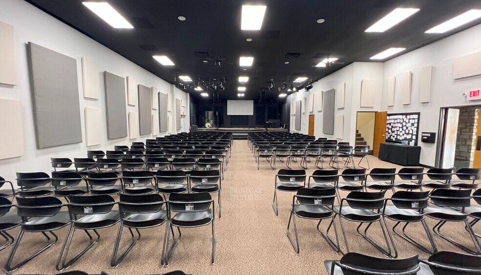 101-115 Oak Haven Dr portefeuille de 2 propriétés à vendre sur LoopNet.ca - Photo intérieure - Image 3 de 6