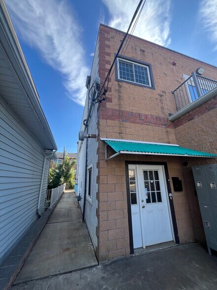 19 E Centre St, Nutley, NJ à louer - Photo du bâtiment - Image 3 de 3