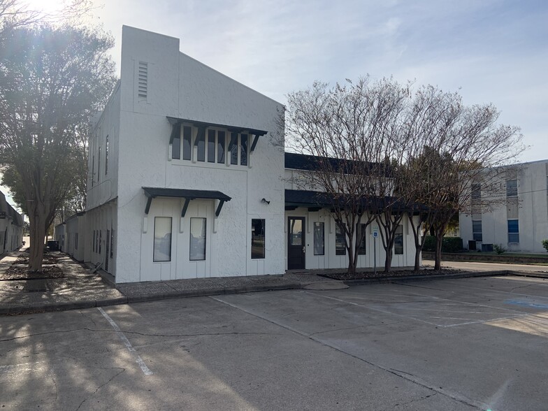 707 Texas Ave, College Station, TX for lease - Primary Photo - Image 1 of 5