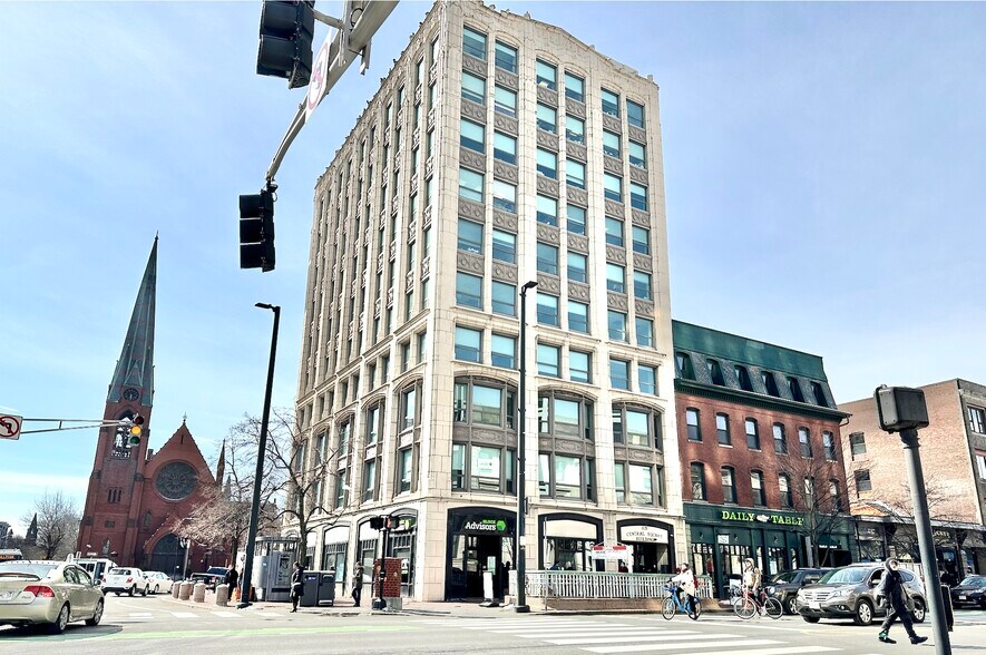 678 Massachusetts Ave, Cambridge, MA à louer - Photo du bâtiment - Image 2 de 10