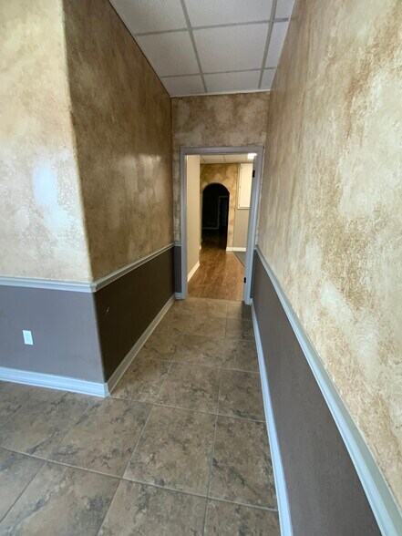 1214 S 31st St, Temple, TX à louer - Hall d’entrée - Image 3 de 9