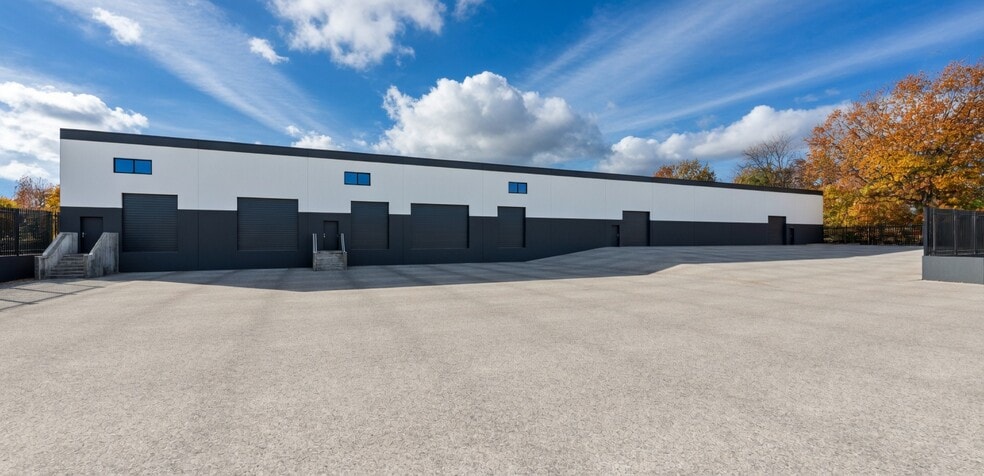 215 N Smith Ave, Corona, CA for sale - Building Photo - Image 3 of 8