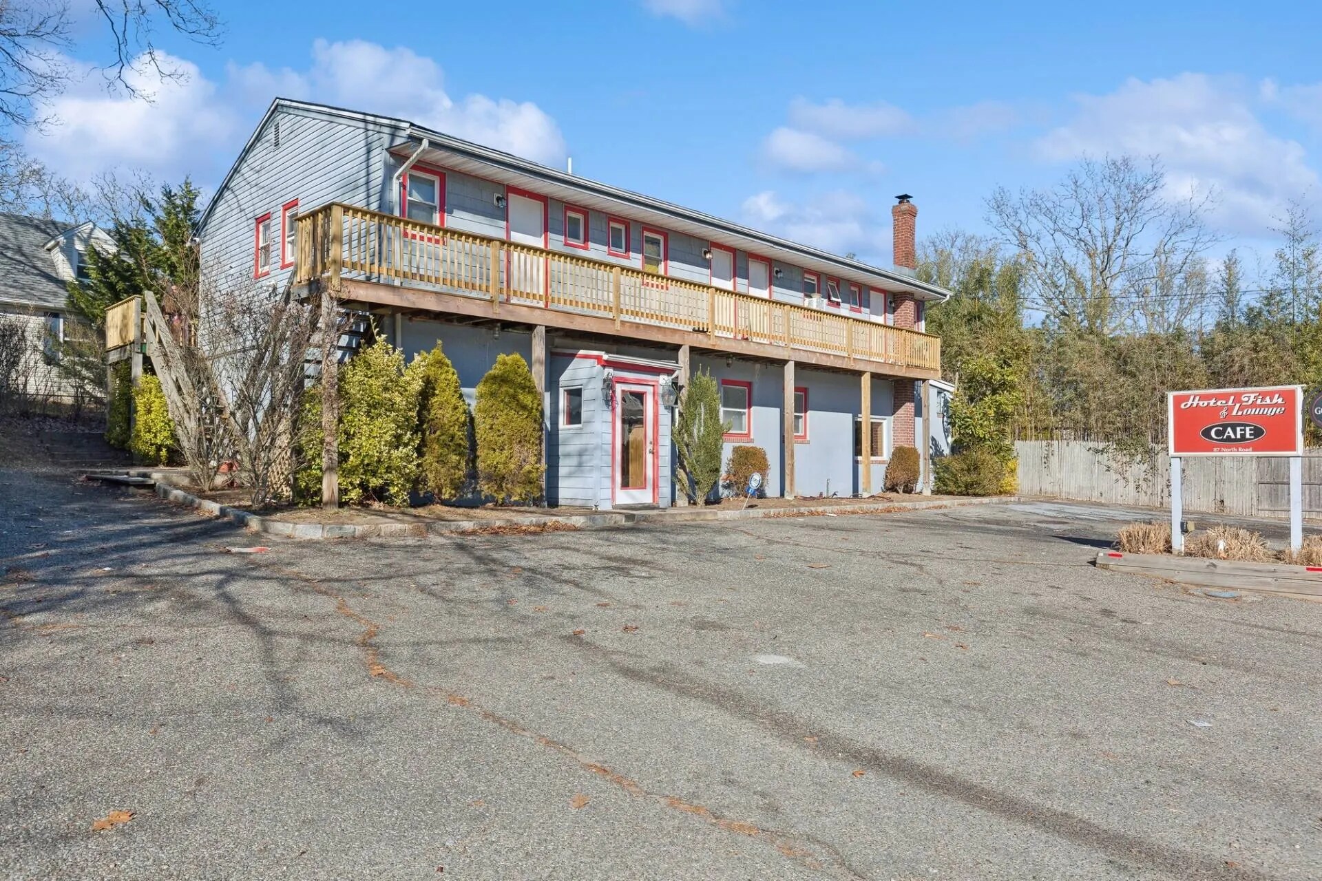 87 North Rd, Hampton Bays, NY à vendre Photo du bâtiment- Image 1 de 10