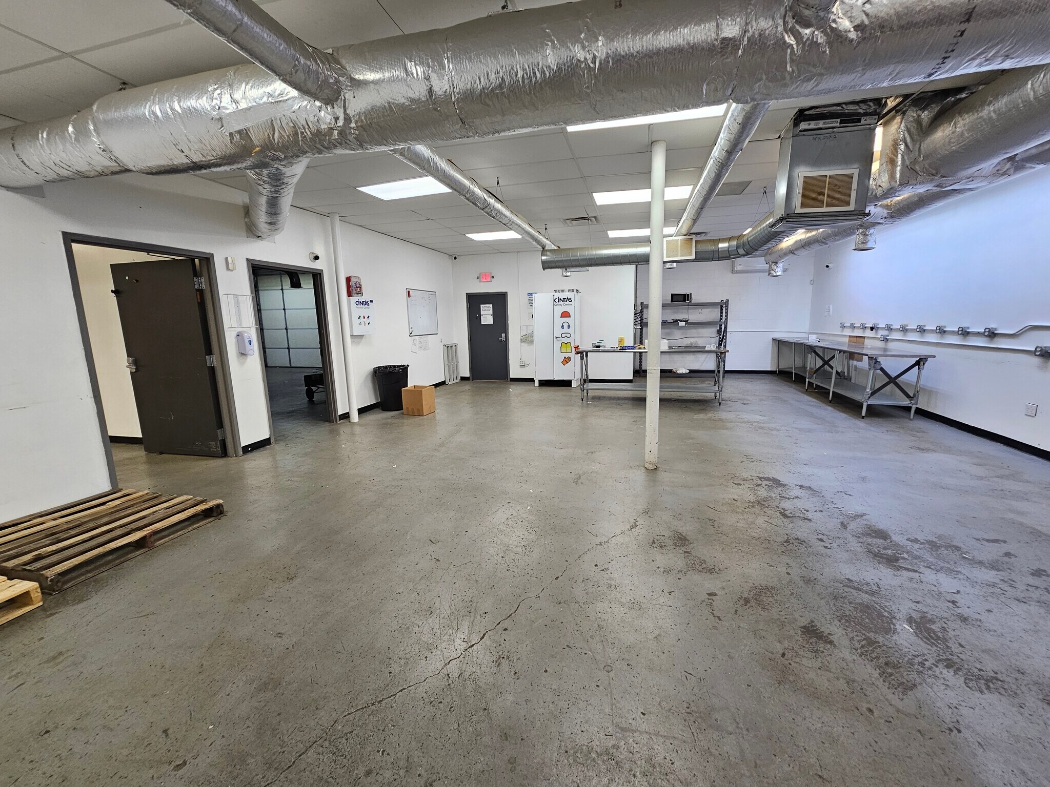 3843 N Euclid Ave, Bay City, MI for lease Interior Photo- Image 1 of 10