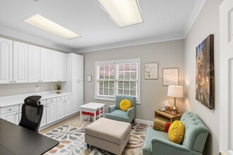 555 Sun Valley Dr, Roswell, GA à louer Photo intérieure- Image 1 de 3