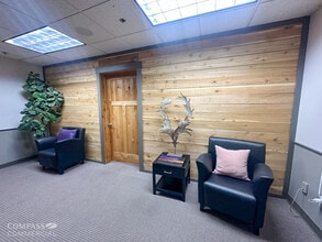 100-108 NE Bend River Mall Dr, Bend, OR for lease Interior Photo- Image 2 of 8