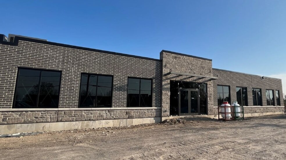 296 University ave, Belleville, ON for lease - Primary Photo - Image 1 of 15