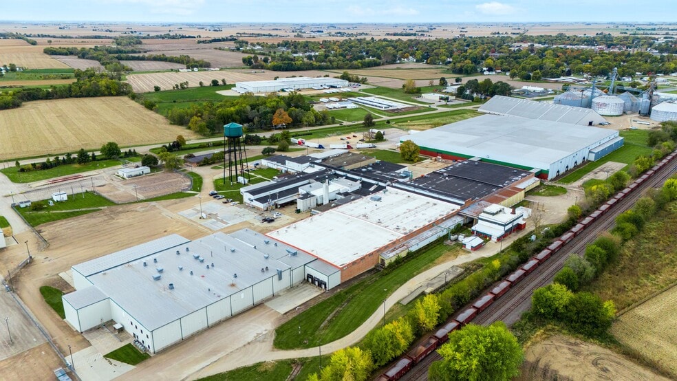 347 N 43rd Rd, Mendota, IL à louer - Photo du bâtiment - Image 3 de 20