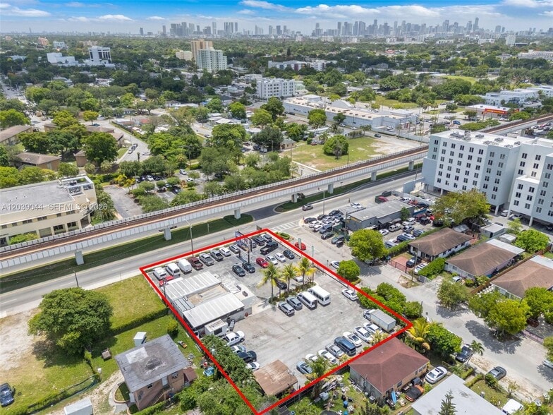 2729 NW 56th St, Miami, FL à louer - Photo du bâtiment - Image 2 de 20