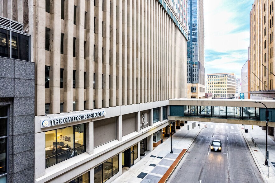 811 Lasalle Ave, Minneapolis, MN à louer - Photo du bâtiment - Image 3 de 16