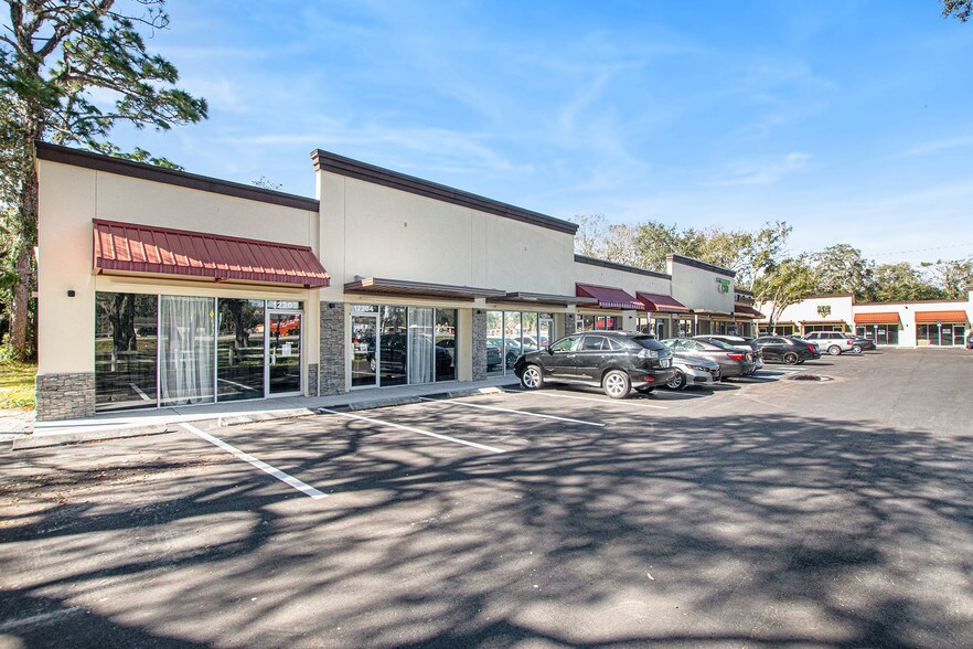 12202-12232 N 56th St, Tampa, FL à louer - Photo du bâtiment - Image 3 de 6