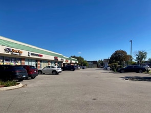 570-586 E Oakton St, Des Plaines, IL for lease Building Photo- Image 2 of 7