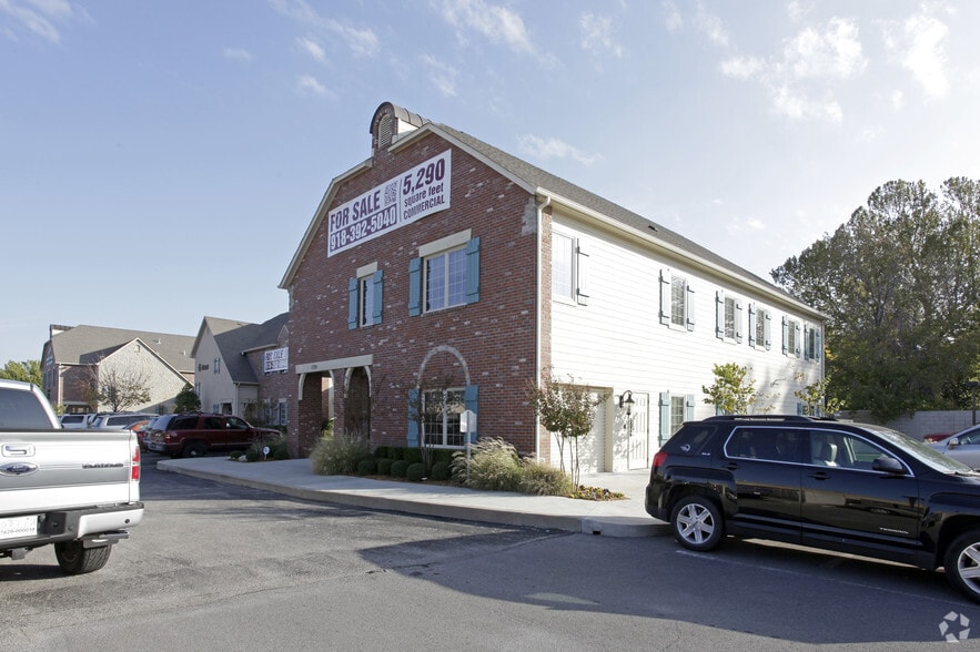 1330 E 43rd St, Tulsa, OK à louer - Photo principale - Image 1 de 2