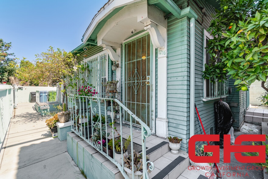1216 N St Andrews Pl, Los Angeles, CA for sale - Building Photo - Image 3 of 14