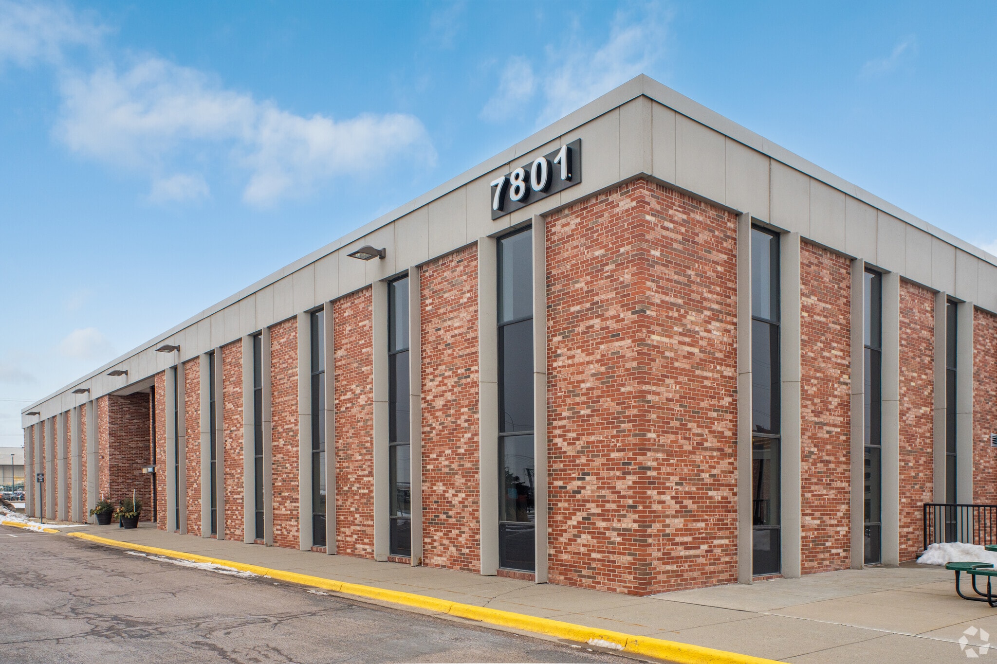 7801 Metro Pky, Bloomington, MN for lease Building Photo- Image 1 of 7
