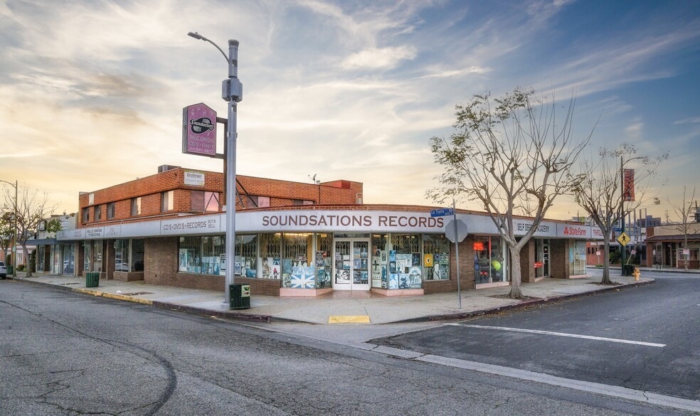8703-8709 La Tijera Blvd, Los Angeles, CA for lease - Primary Photo - Image 1 of 4