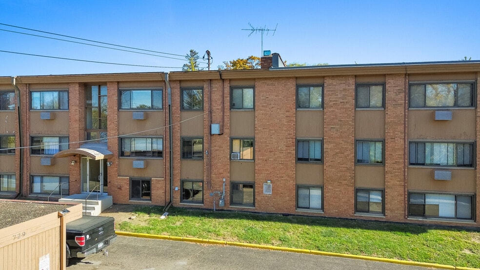 729 Oakdale Ave, Saint Paul, MN for sale - Building Photo - Image 3 of 24