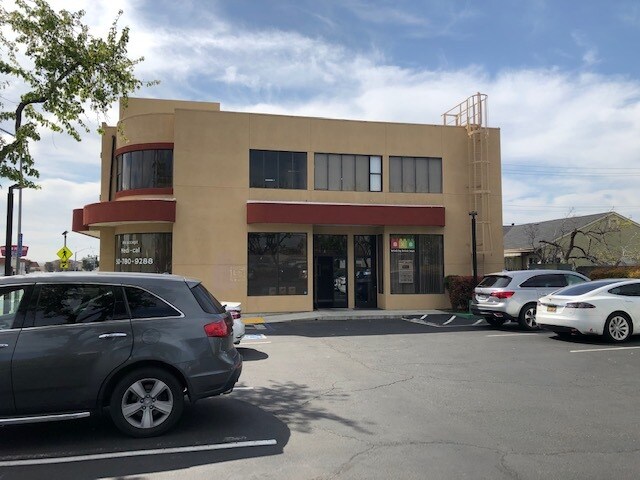 925 W Winton Ave, Hayward, CA à louer - Photo du bâtiment - Image 2 de 16