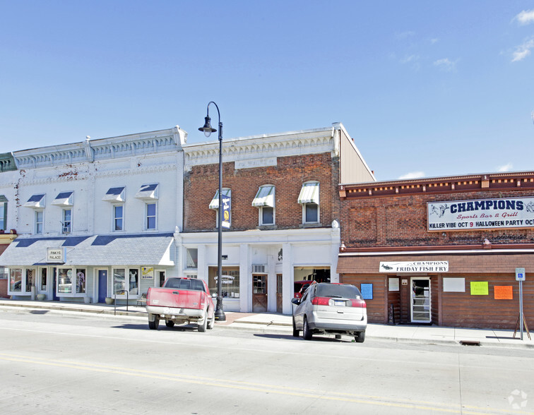 112-114 S Main St, Capac, MI à vendre - Photo principale - Image 1 de 1