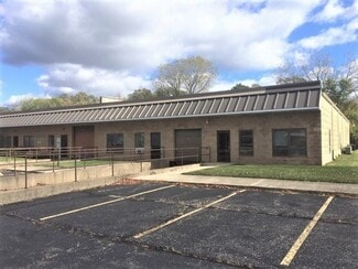 Plus de détails pour 455-457 S Dartmoor Dr, Crystal Lk, Crystal Lake, IL - Industriel à vendre