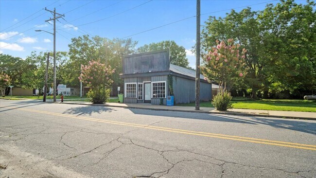 More details for 202 E. North Main Street, Littleton, NC - Retail for Sale