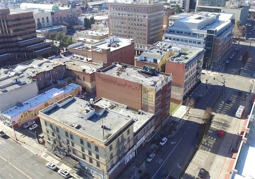 Weber Ave Portfolio portefeuille de 3 propriétés à vendre sur LoopNet.ca - Photo du bâtiment - Image 3 de 22