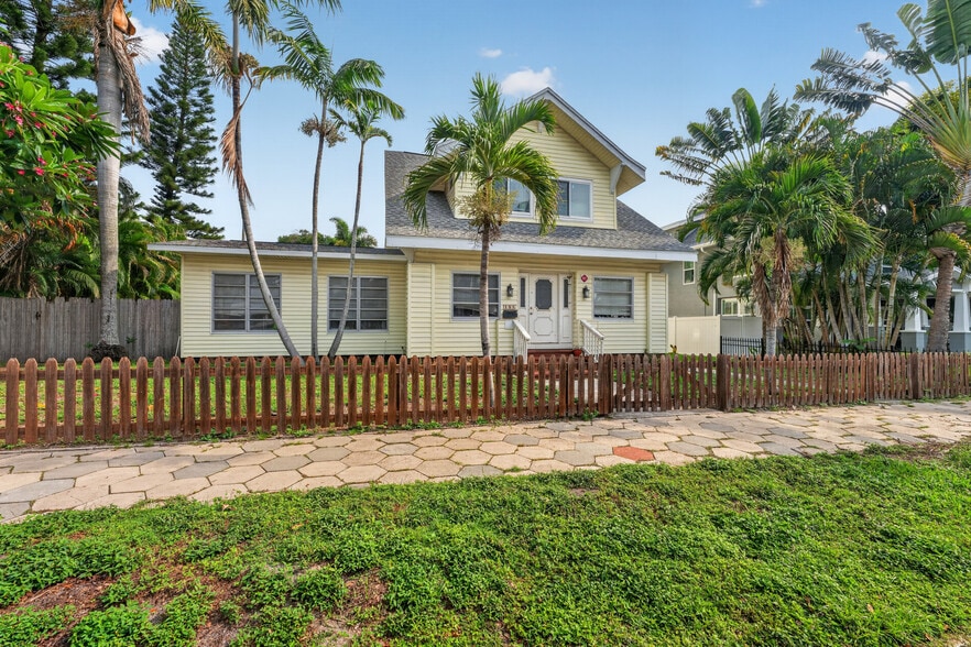 135 7th Ave NE, Saint Petersburg, FL for sale - Building Photo - Image 2 of 30