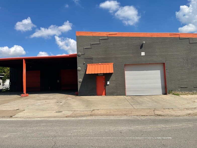 7207 Navigation Blvd, Houston, TX for sale - Building Photo - Image 3 of 24