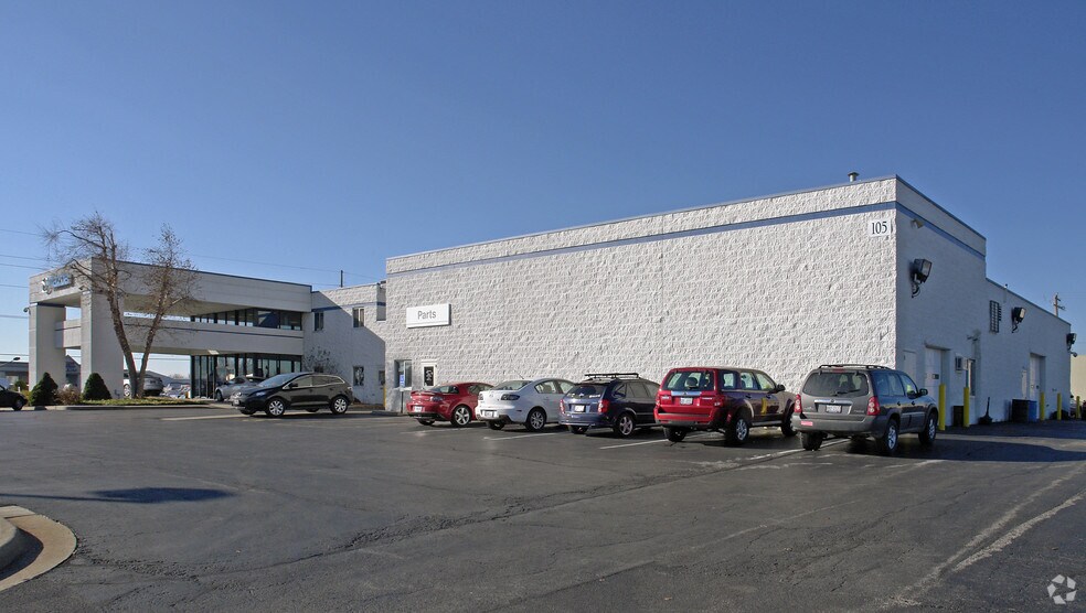 105 Auto Ct, O'Fallon, IL à vendre - Photo du bâtiment - Image 2 de 9