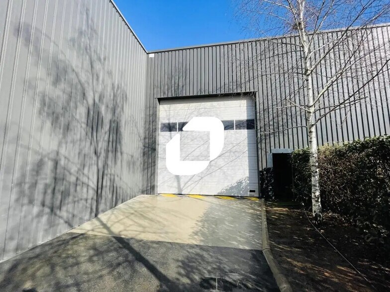 Office in Cesson for lease - Building Photo - Image 2 of 3